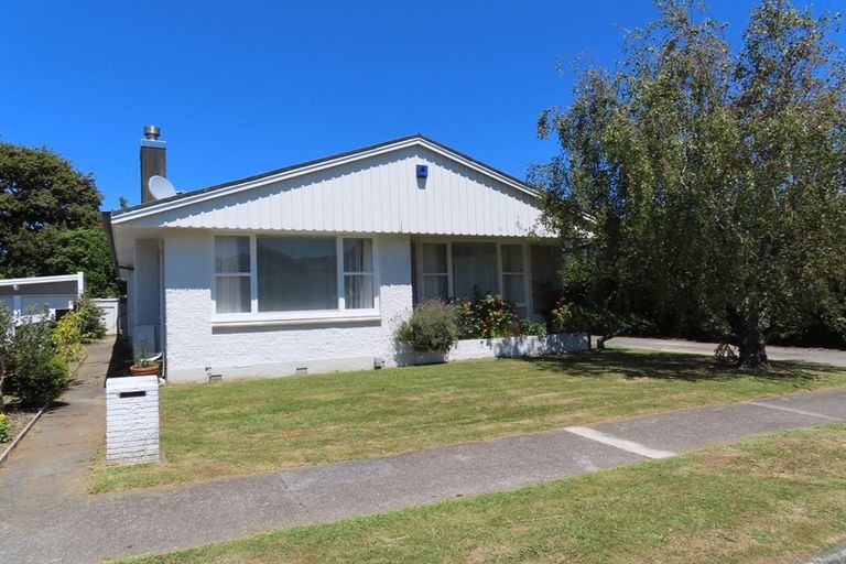 Photo of property in 45 Wai-iti Crescent, Woburn, Lower Hutt, 5010