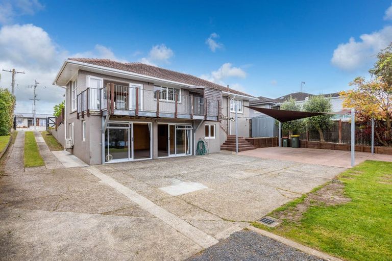 Photo of property in 58 Forest Lake Road, Forest Lake, Hamilton, 3200