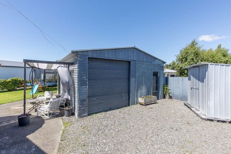 Photo of property in 15 Waverley Street, Waipawa, 4210
