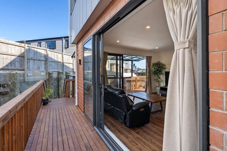 Photo of property in 46 Celestial Crescent, Orewa, 0931