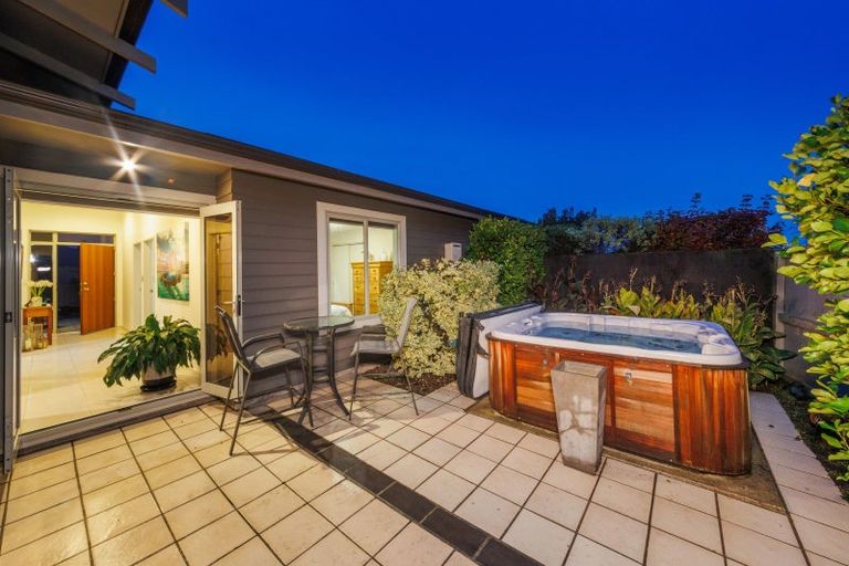 Photo of property in 3 Rodeo Drive, Kelvin Grove, Palmerston North, 4414