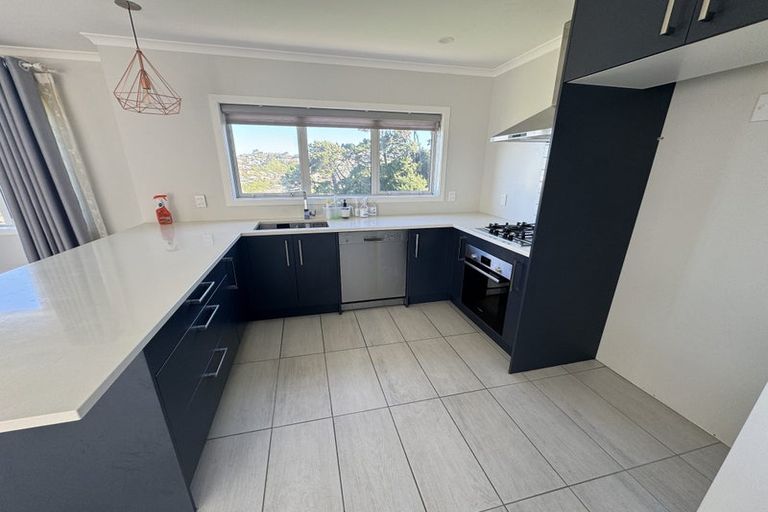 Photo of property in 73 Erlestoke Crescent, Churton Park, Wellington, 6037