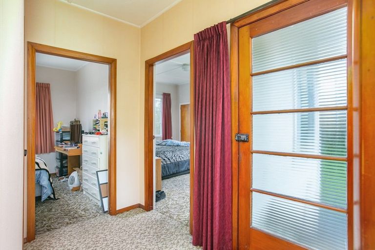 Photo of property in 28 Lansdowne Crescent, Lansdowne, Masterton, 5810