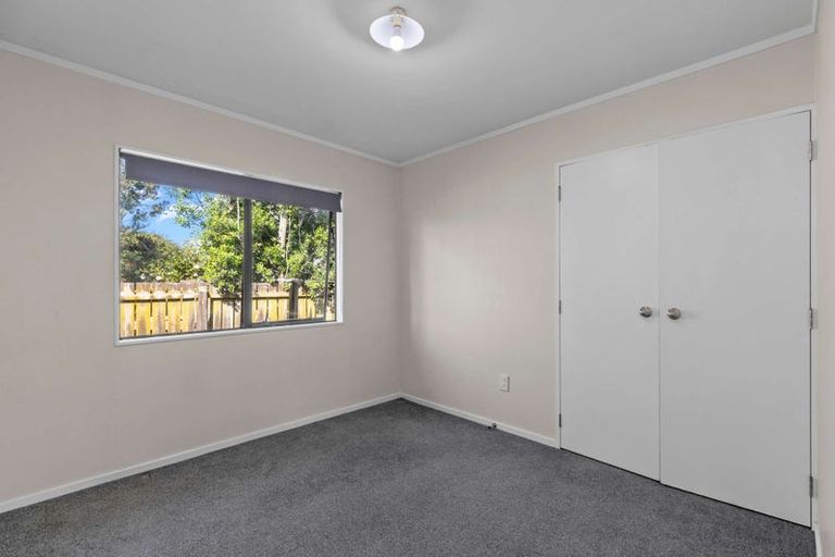 Photo of property in 28 Barneys Farm Road, Clendon Park, Auckland, 2103