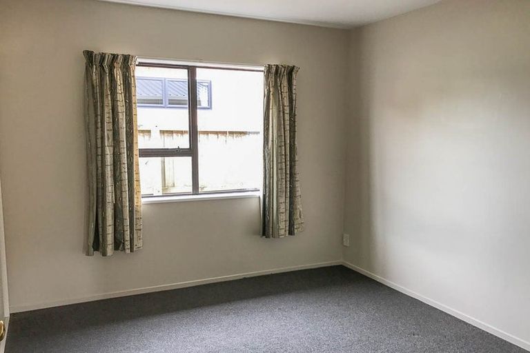 Photo of property in 17 Auburn Avenue, Upper Riccarton, Christchurch, 8041