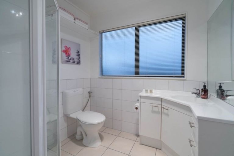 Photo of property in 19a Huia Street, Waikanae, 5036