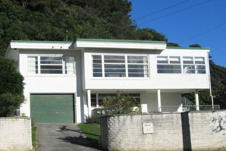 Photo of property in 24 Nikau Street, Eastbourne, Lower Hutt, 5013
