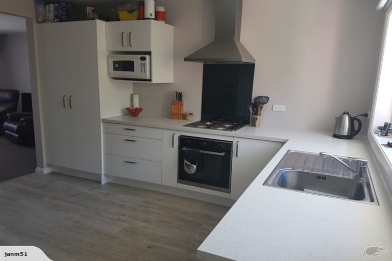 Photo of property in 2/10 Ryeland Avenue, Ilam, Christchurch, 8041