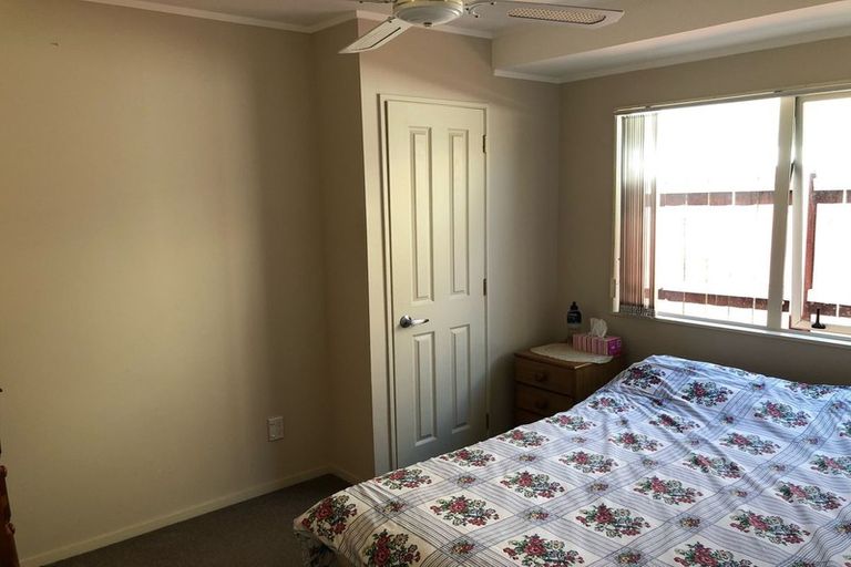 Photo of property in 100 Westerham Drive, Dannemora, Auckland, 2016