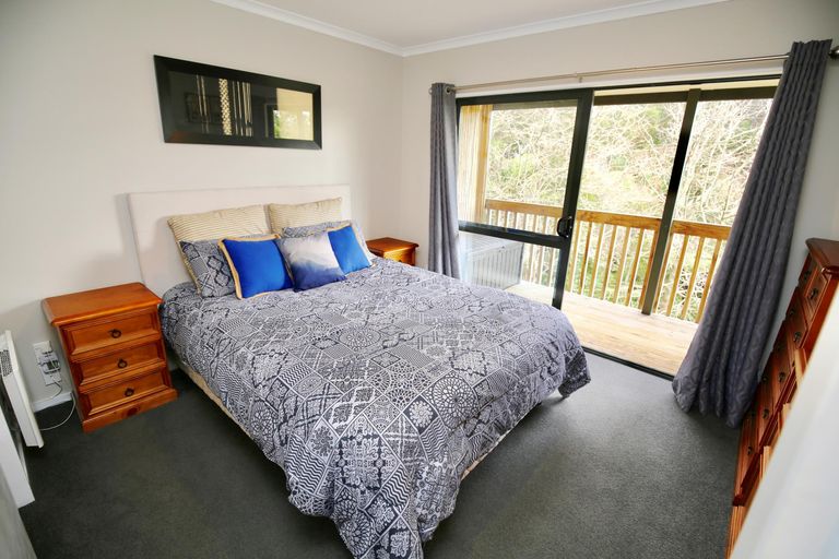 Photo of property in 11 Snowden Place, Raglan, 3225