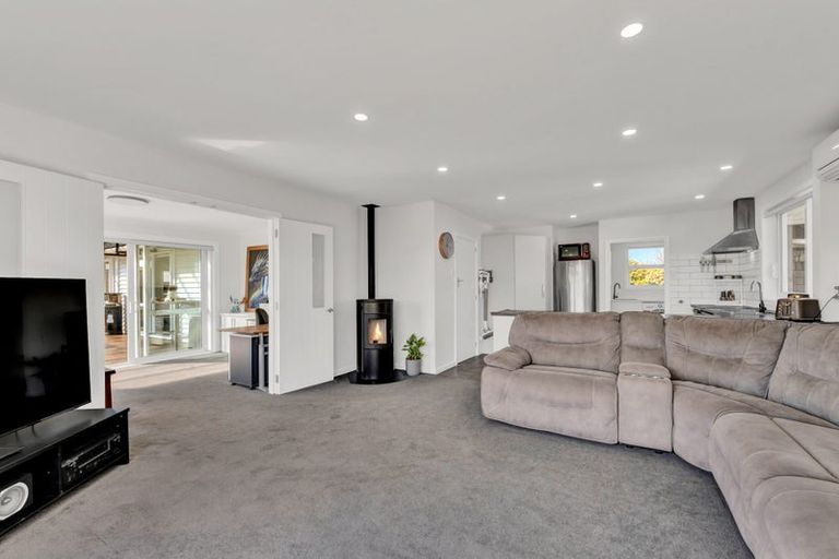 Photo of property in 7 Oakhampton Street, Hornby, Christchurch, 8042
