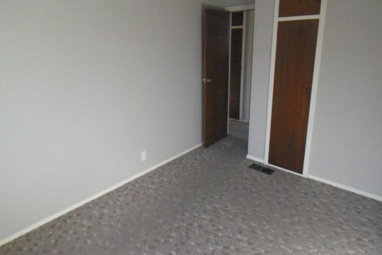 Photo of property in 2/27 Juniper Place, Burnside, Christchurch, 8053