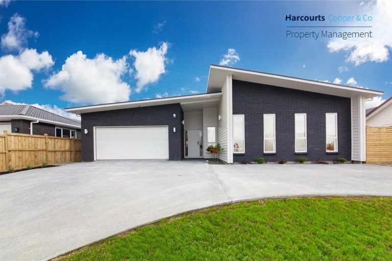 Photo of property in 22 Will Street, Huapai, Kumeu, 0810