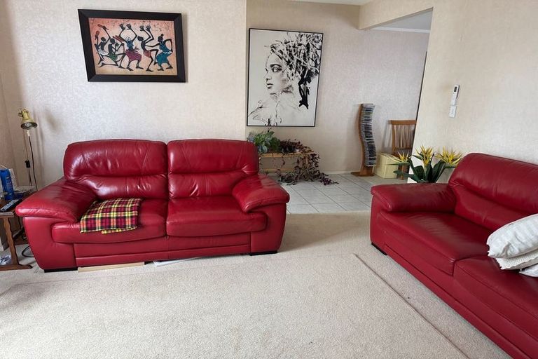 Photo of property in 1/36 De Havilland Drive, Goodwood Heights, Auckland, 2105