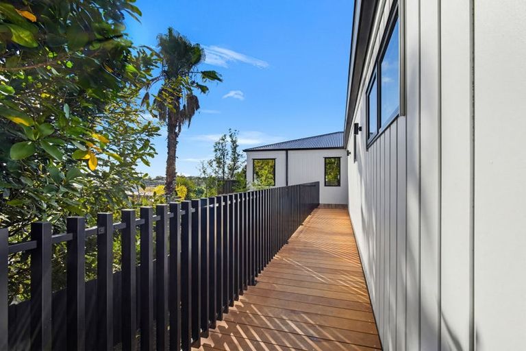 Photo of property in 8a Cedar Terrace, Stanmore Bay, Whangaparaoa, 0932