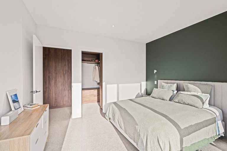 Photo of property in 13 Saint Remy Lane, Redcliffs, Christchurch, 8081