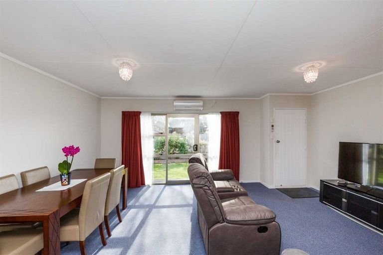 Photo of property in 1b John F Kennedy Drive, Milson, Palmerston North, 4414