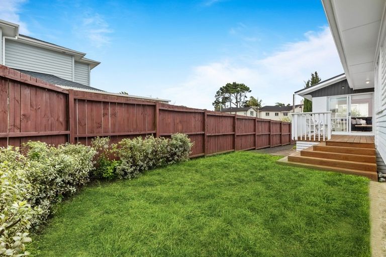 Photo of property in 1/11 Stratford Avenue, Milford, Auckland, 0620