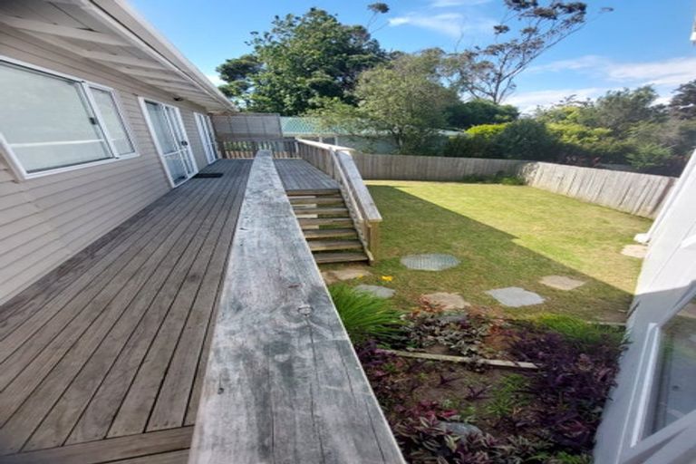 Photo of property in 9 Maybelle Place, Kelston, Auckland, 0602