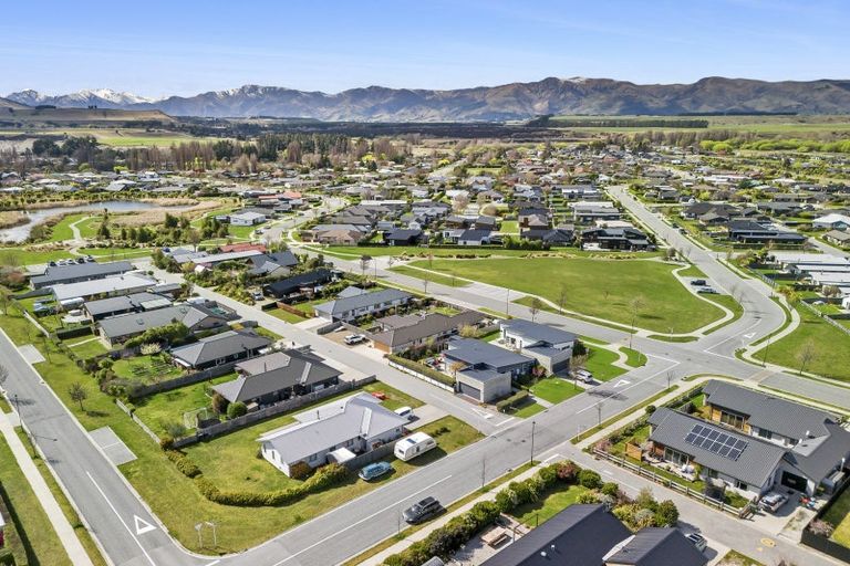 Photo of property in 11 Warbler Lane, Albert Town, Wanaka, 9305