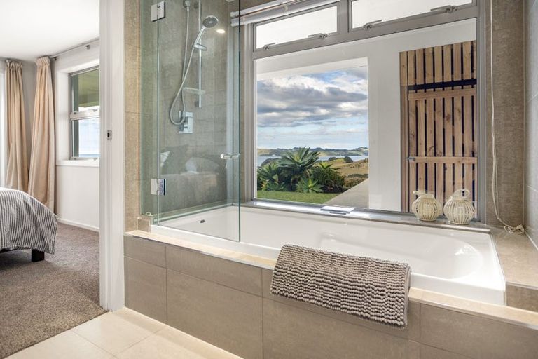 Photo of property in 154 Centennial Drive, Whitianga, 3510