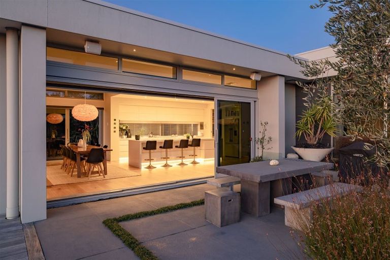 Photo of property in 2 Aglaia Place, Cracroft, Christchurch, 8022