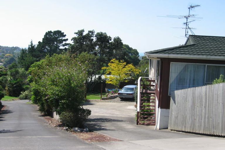 Photo of property in 1/871 East Coast Road, Northcross, Auckland, 0632
