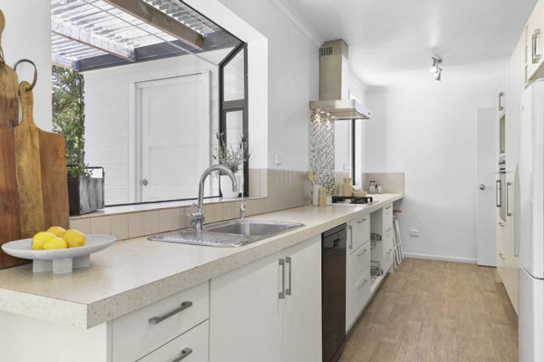 Photo of property in 22 Auckland Road, Warkworth, 0910