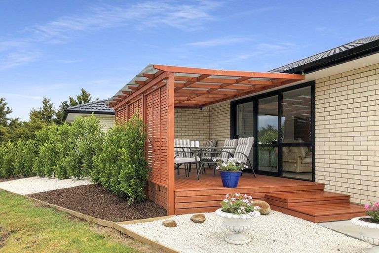 Photo of property in 33 Amsharlo Drive, Kerikeri, 0230