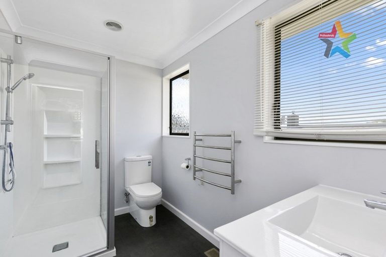 Photo of property in 23 Waikare Street, Karori, Wellington, 6012