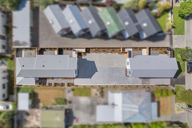 Photo of property in 1/65 Thackeray Place, Waltham, Christchurch, 8023