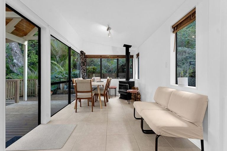 Photo of property in 576c South Titirangi Road, Titirangi, Auckland, 0604