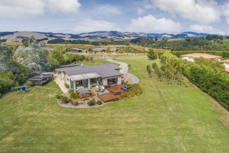 Photo of property in 47 Polson Hill Drive, Aokautere, Palmerston North, 4471