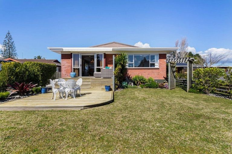 Photo of property in 1/6 Manuka Street, Orewa, 0931