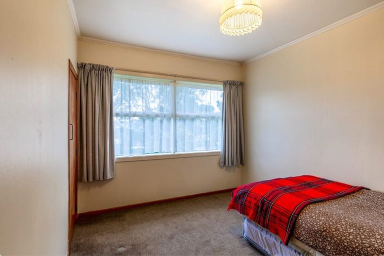 Photo of property in 26 Barron Drive, Green Bay, Auckland, 0604