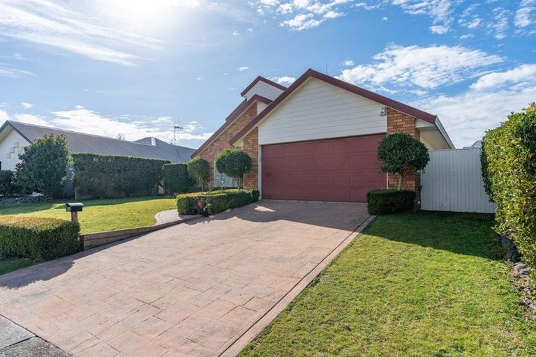 Photo of property in 10 Montrose Crescent, Huntington, Hamilton, 3210