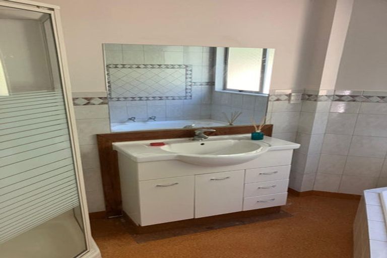 Photo of property in 8 Greenridge Court, Glenfield, Auckland, 0629