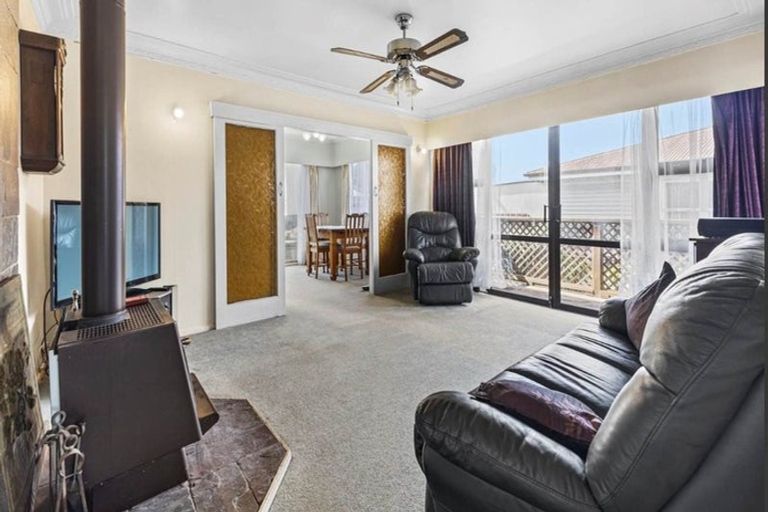 Photo of property in 86 Puriri Road, Manurewa, Auckland, 2102