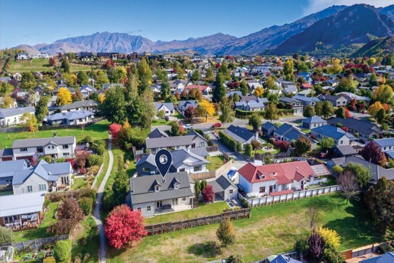 Photo of property in 107 Devon Street, Arrowtown, 9302