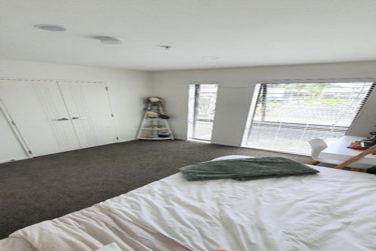 Photo of property in 7 Waru Lane, Te Atatu Peninsula, Auckland, 0610