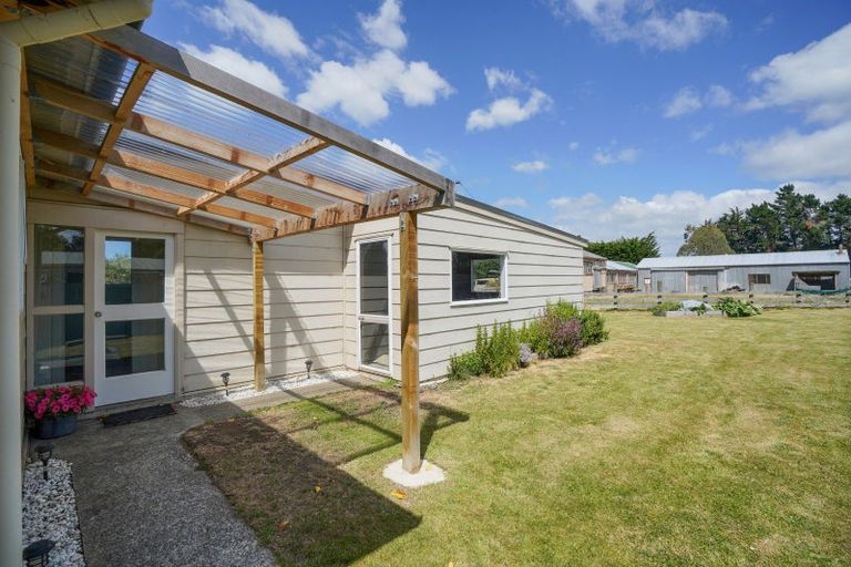 Photo of property in 11 Memorial Avenue, Drummond, Otautau, 9683