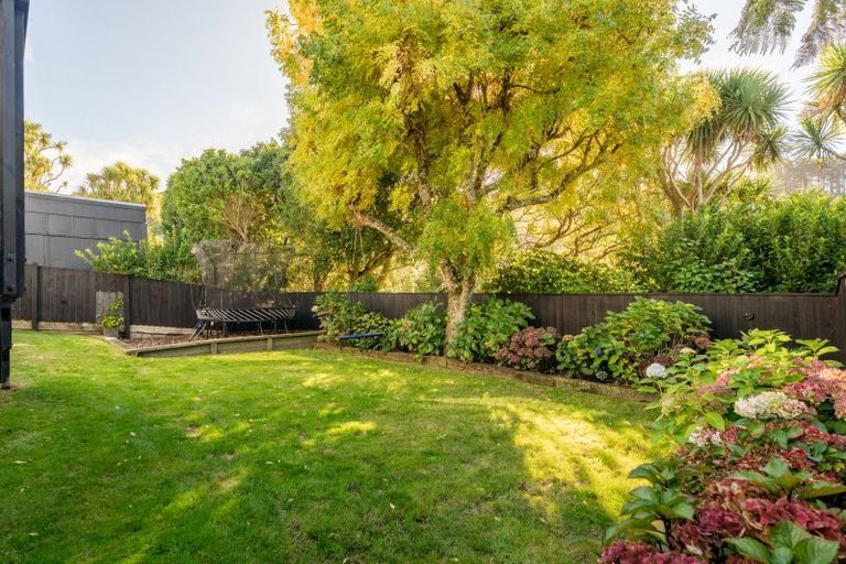 Photo of property in 21 Waikare Street, Karori, Wellington, 6012