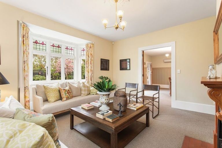 Photo of property in 106 Fendalton Road, Fendalton, Christchurch, 8014