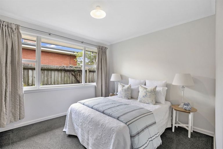 Photo of property in 9 Oakfield Street, Burnside, Christchurch, 8053