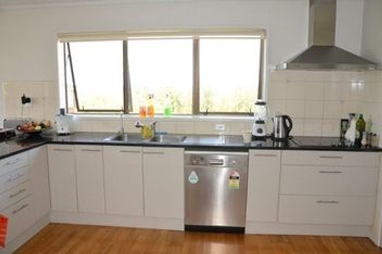 Photo of property in 1/61 Forrest Hill Road, Milford, Auckland, 0620