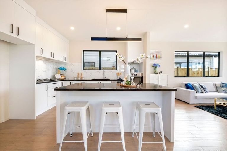 Photo of property in 62 Tir Conaill Avenue, Flat Bush, Auckland, 2019