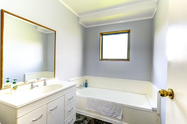 Photo of property in 73 Reid Road, Ngahinapouri, Ohaupo, 3882