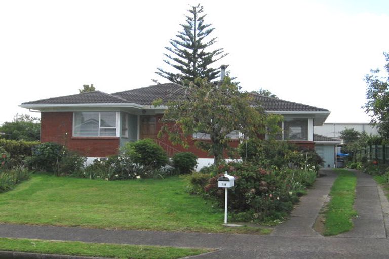 Photo of property in 14 Poinsettia Place, Henderson, Auckland, 0610