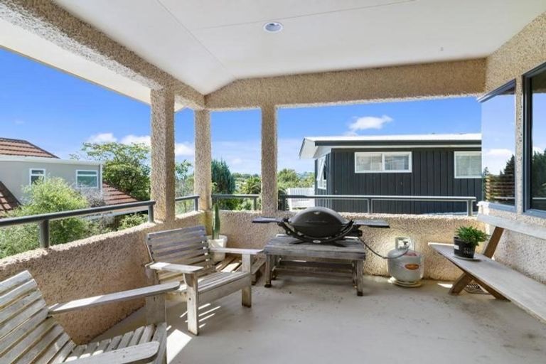 Photo of property in 2/16 Aubrey Crescent, Rainbow Point, Taupo, 3330
