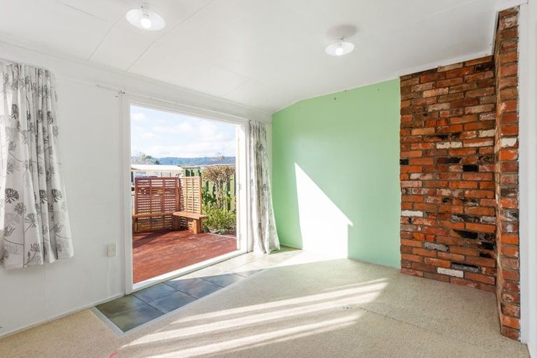 Photo of property in 72 Strathmore Avenue, Levin, 5510